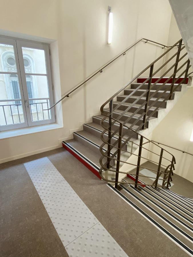 Hostel Flamingo Nimes Gare Centre Εξωτερικό φωτογραφία