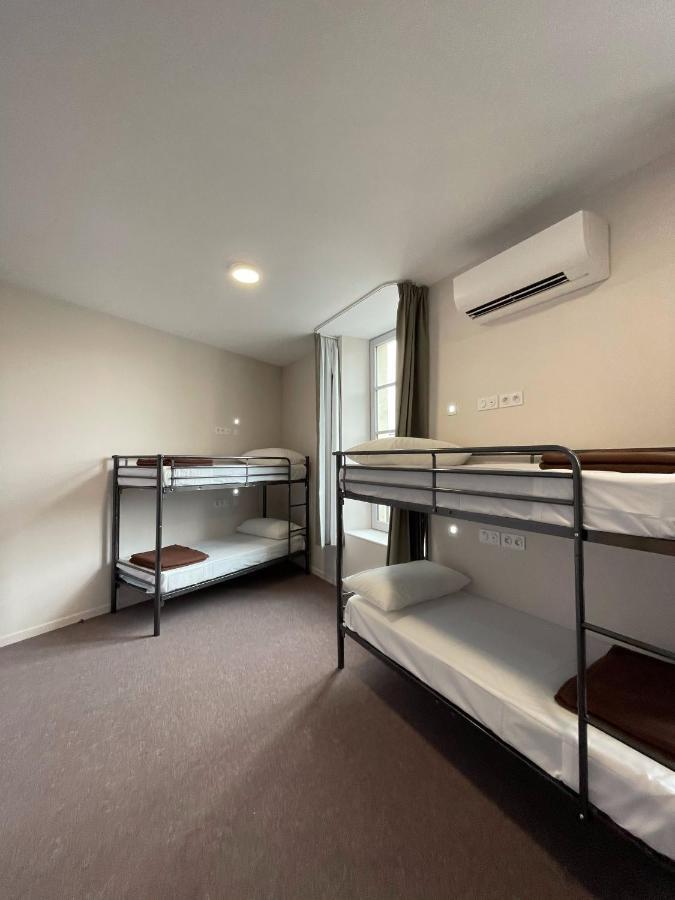 Hostel Flamingo Nimes Gare Centre Εξωτερικό φωτογραφία