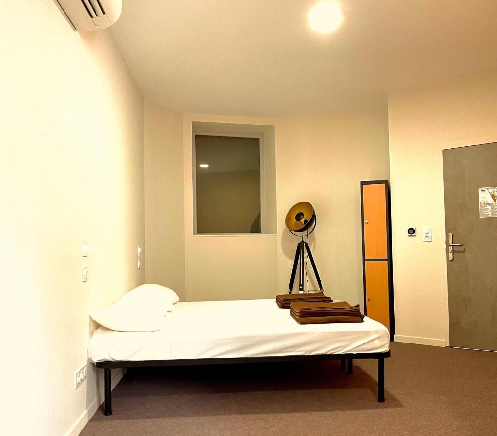 Hostel Flamingo Nimes Gare Centre Εξωτερικό φωτογραφία