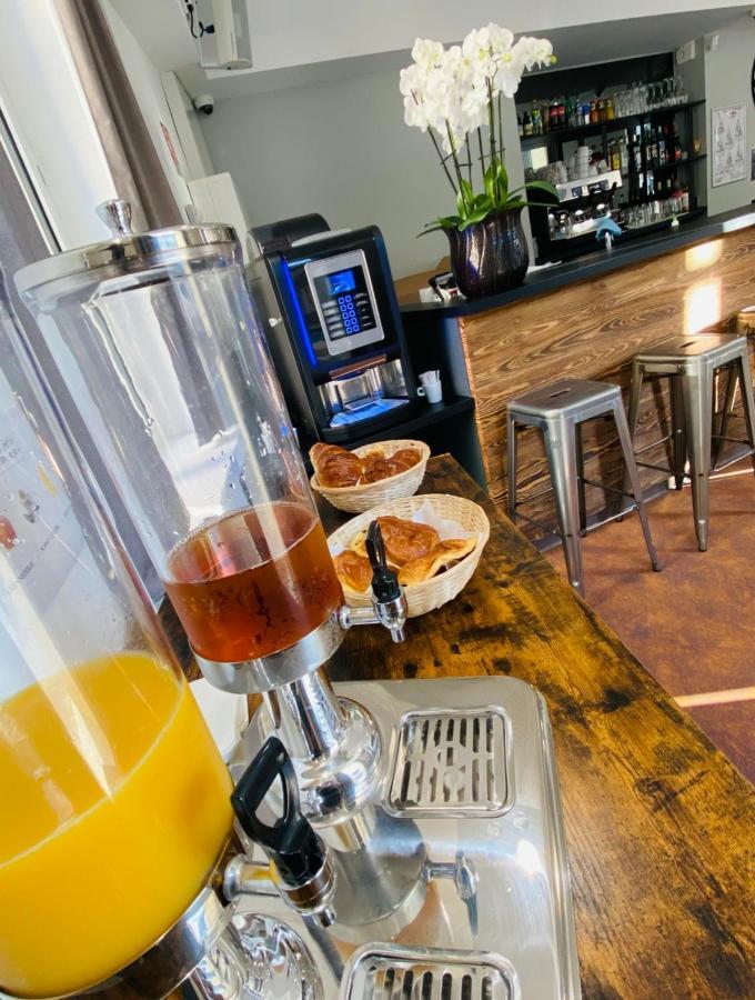 Hostel Flamingo Nimes Gare Centre Εξωτερικό φωτογραφία